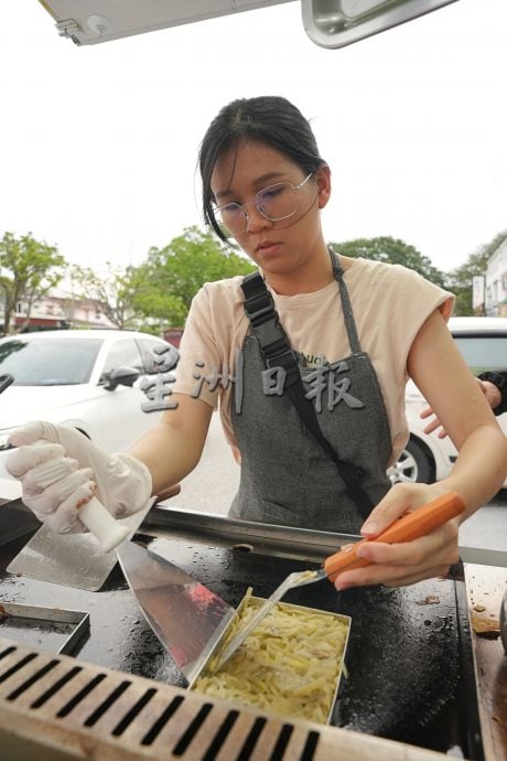 花城小食光／項目經理遭裁員失業  “轉型”營運餐車賣煎餅果子