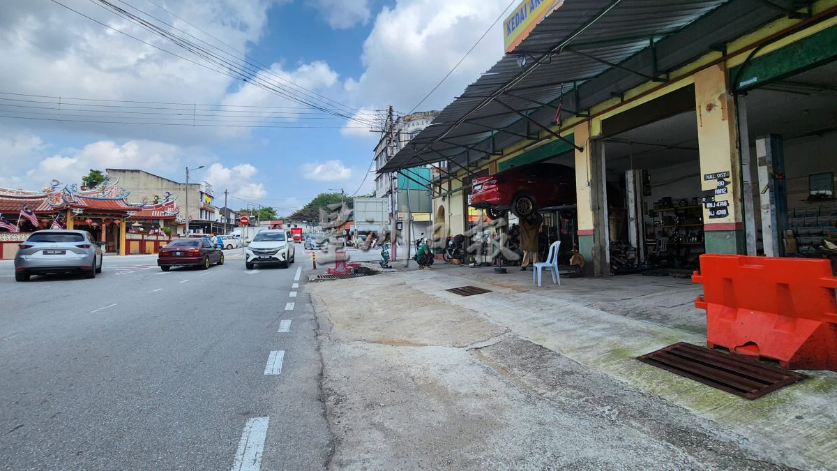 说好的封路呢？沉香封路临时“告吹” 商家满头疑问