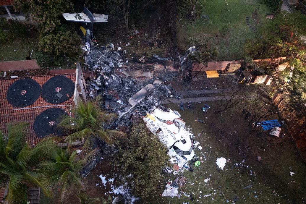 配頭多圖BRAZIL ACCIDENT:62 killed in passenger plane crash in Brazil