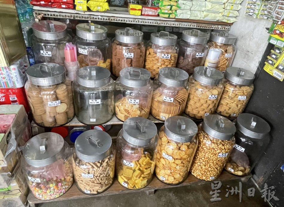 霹：封面主文／雜貨店堅守位置  人情味獨有魅力