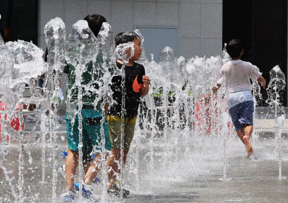 韩国全境持续高温 多地气温逼近40摄氏度