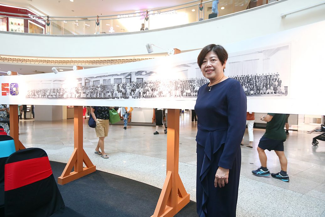 （主文）【繁花硕果：马中建交50周年纪念图展开幕】