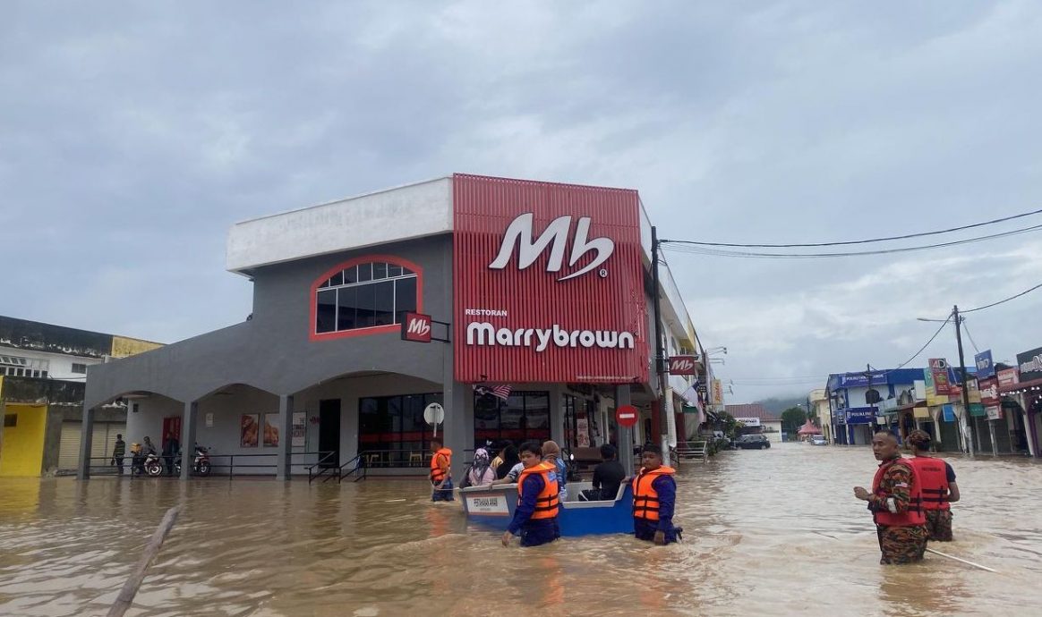 （古城封面主文）亚罗牙也县多个地区发生严重水灾