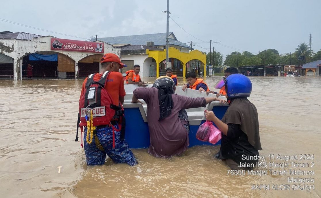 （古城封面主文）亚罗牙也县多个地区发生严重水灾