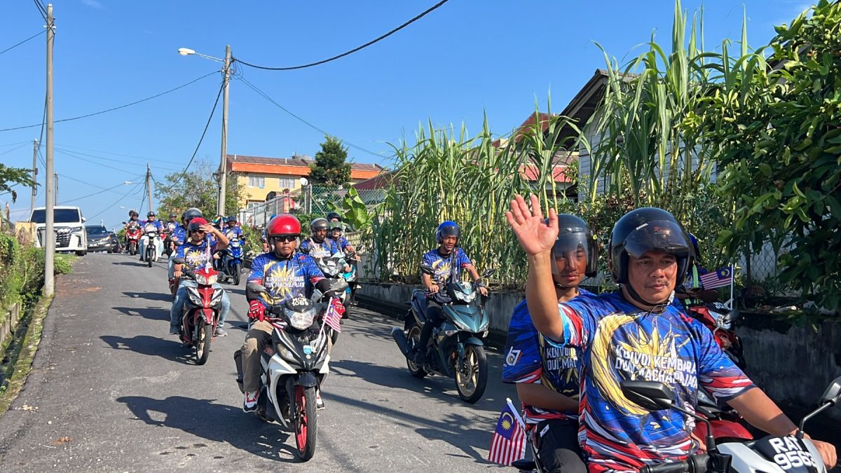 （古城第二版主文）魏喜森帶領愛國遊行車隊到馬接送暖