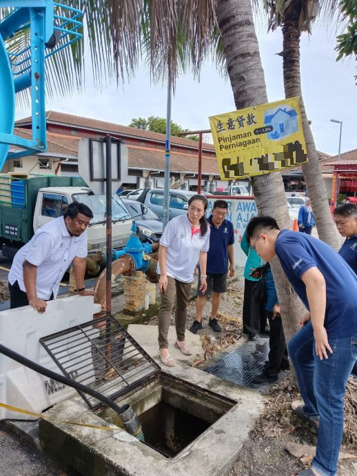 （大北马） 峇眼亚占巴刹大扫除  30鼠洞注药堵死   //主