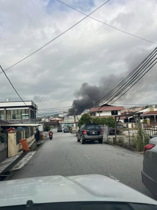 （已上网）大都会/沙登火灾住家式虾饼店