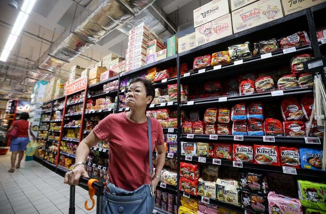  （已签发）柔：狮城二三事：为减钠降脂 酱料快熟面食用油等须标明营养等级