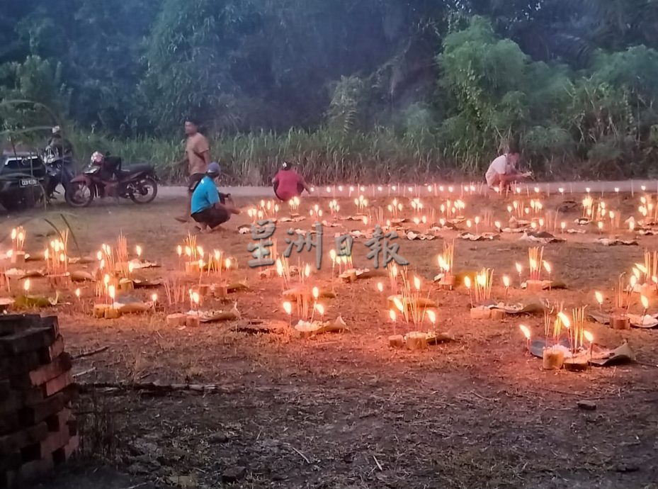 NS馬口/彭亨雲冰原住民，仿傚華人拜祭好兄弟