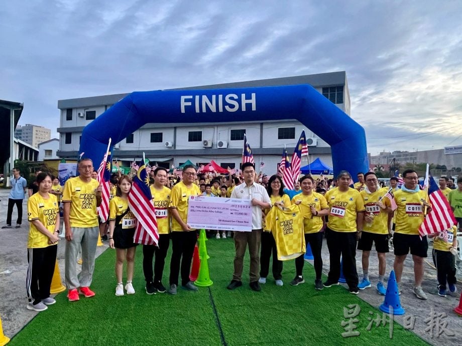 Walk, Jog, Run Towards 100欢乐跑 三德华小600师生家长参与