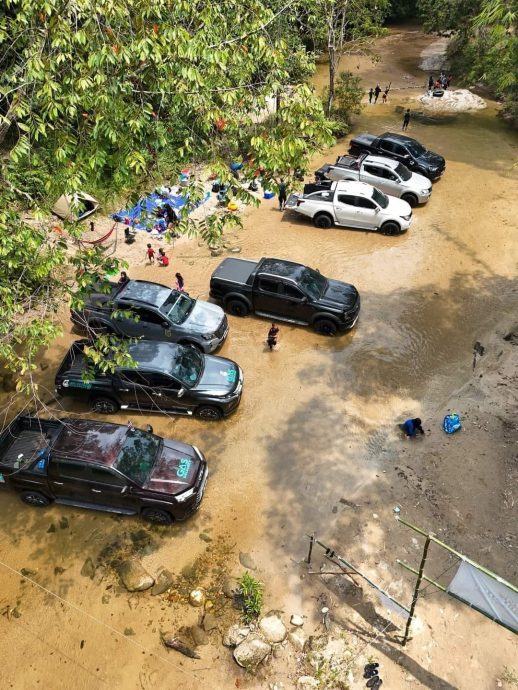 4×4越野車停小溪中野餐 網轟“自私無知很危險！”