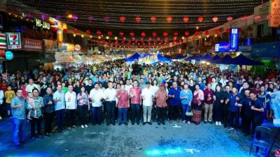 冯晋哲：激发社区活力  和生园建中华牌楼