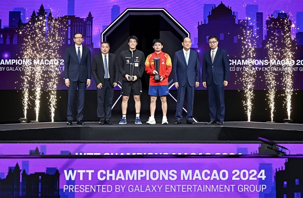 Mr. Ho Iat Seng, Chief Executive of the Macau SAR (second from right); Mr. Liu Guoliang, WTT Board Chair, International Table Tennis Federation Deputy President and Chinese Table Tennis Association President (second from left); Mr. Wan Sucheng, Director-General of the Department of Publicity and Culture of the Liaison Office of the Central People