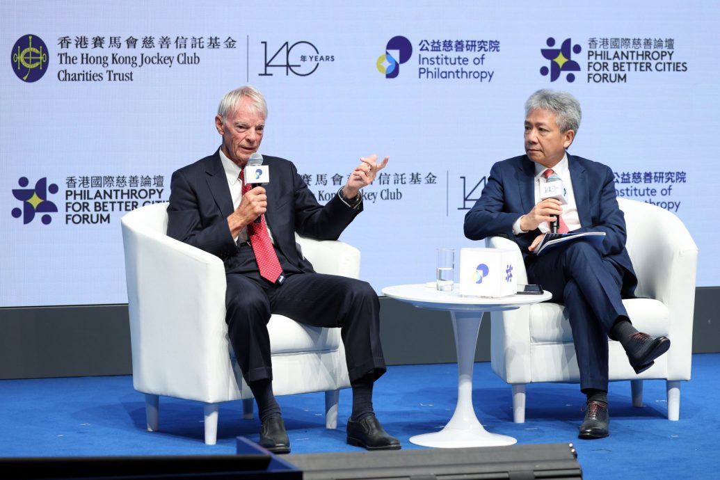 Delivering the second keynote entitled “The Economics of Giving: What makes us give? What stops us from giving more?” was Professor Michael Spence, 2001 Nobel Laureate in Economics, Philip H. Knight Professor and Dean Emeritus of the Stanford Business School and Senior Fellow, Hoover Institution of Stanford University (left). The moderator was Professor Stephen Cheung, Voting Member of The Hong Kong Jockey Club, Vice-Chairman of CMB Wing Lung Bank and Former President of the Education University of Hong Kong (right).