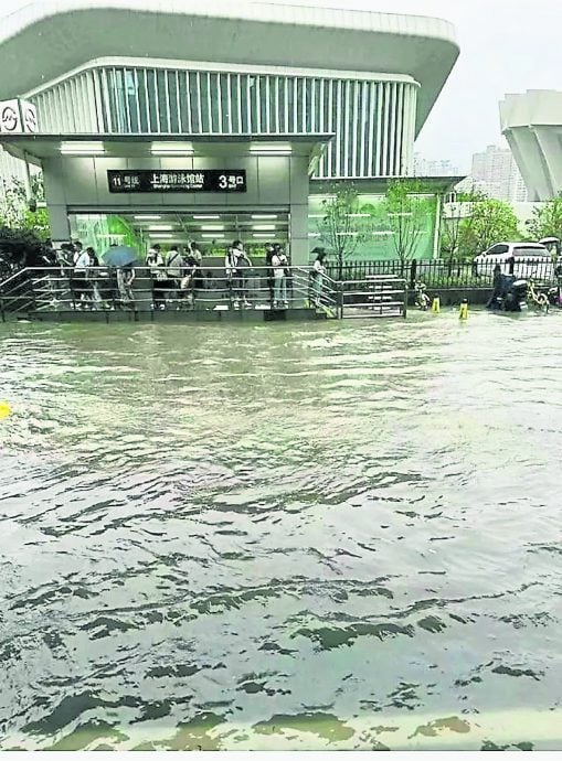 “普拉桑”夾暴雨帶龍捲風  上海強降雨 市區淹水