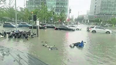 “普拉桑”夹暴雨带龙卷风    上海强降雨 市区淹水