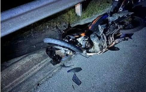 東:車用緊急車道導致5車連環撞 1騎士死亡