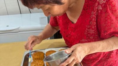 中秋節最後衝刺 民眾買材料自制月餅更省錢