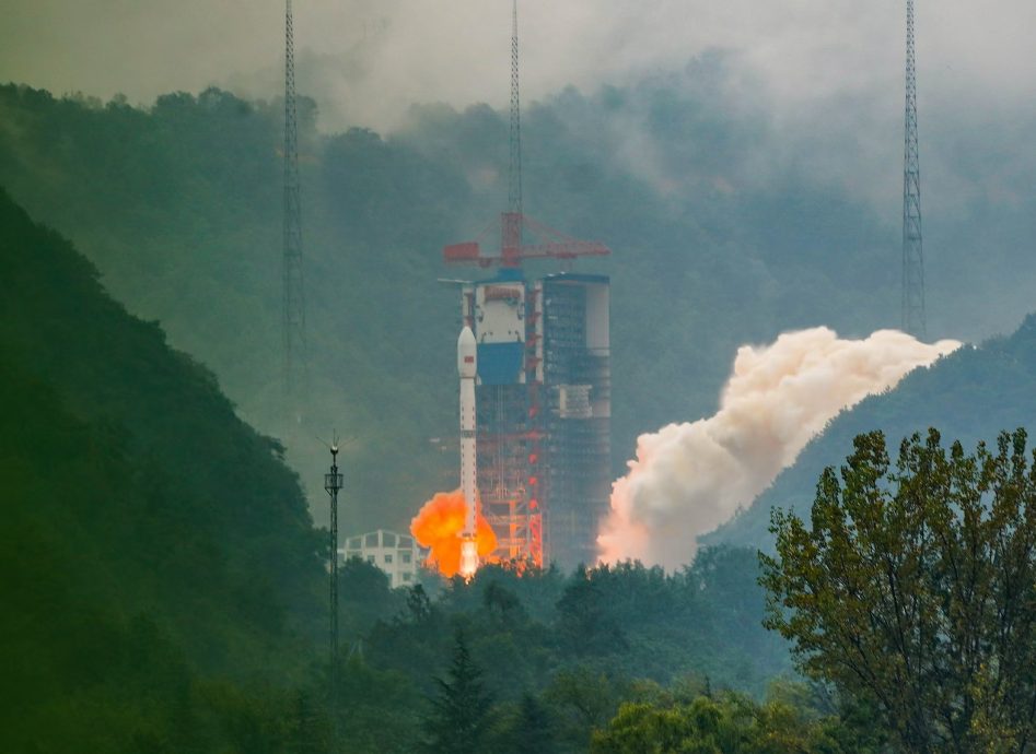  中国发射卫星升空 台国防部：运载火箭经台防空识别区