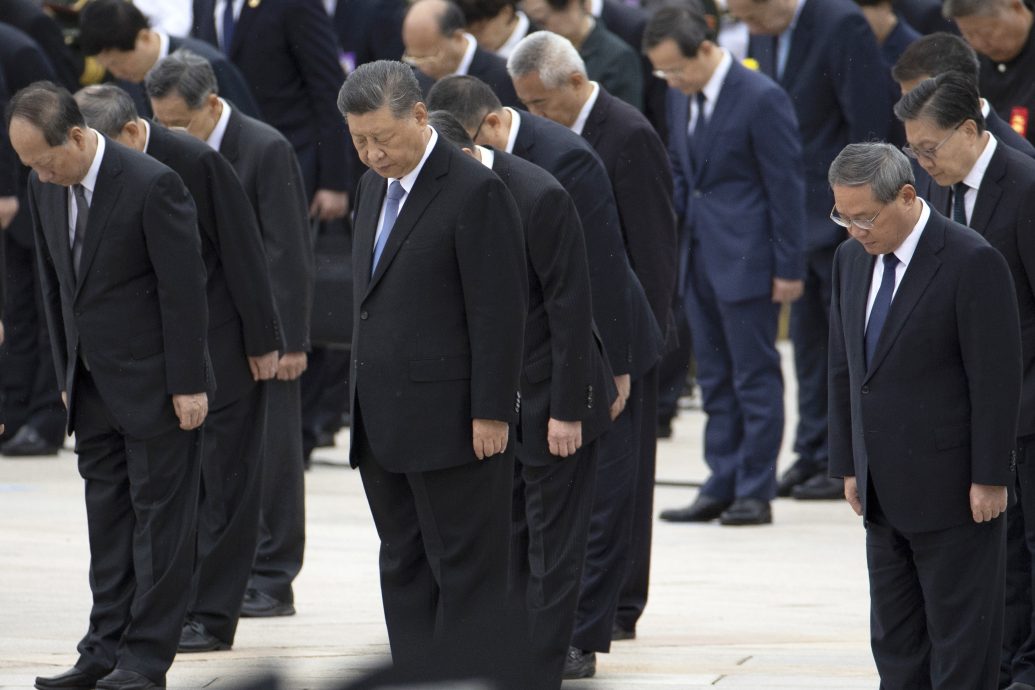  中国国家烈士纪念日 习近平等领导人天安门献花篮