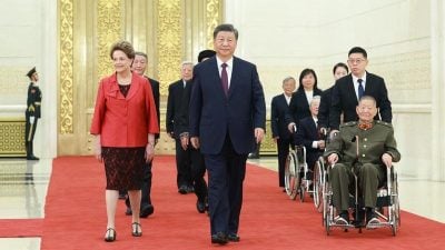 中国国庆75周年 | 习近平：构建人类命运共同体   共同发展维护世界和平