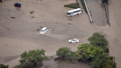 日本石川县破纪录暴雨 至少1死7失联