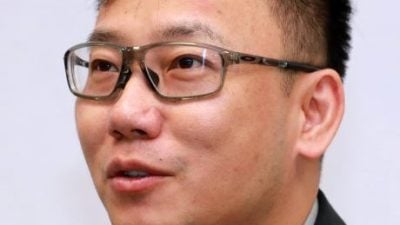 何平：学习态度轻松开放  马留华生助缓中国生内卷