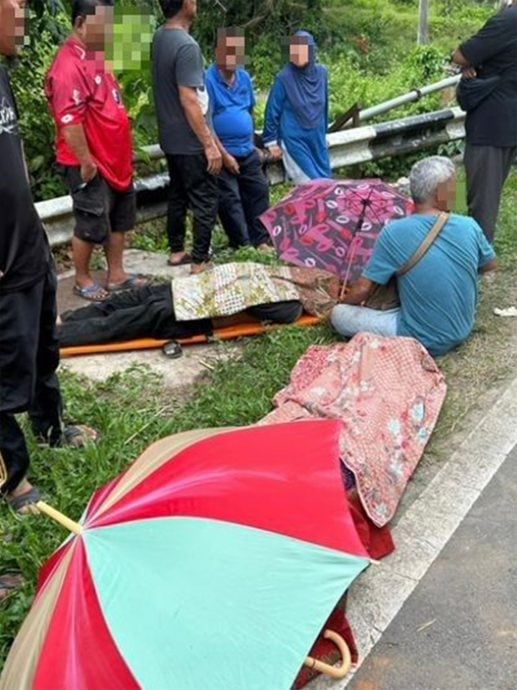 供星洲网/ 车子失控撞向路边防护栏，造成一家四口2死2重伤惨剧。