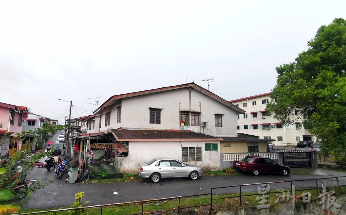 供星洲網/狂風襲擊忠誠園 組屋住家皆遭殃