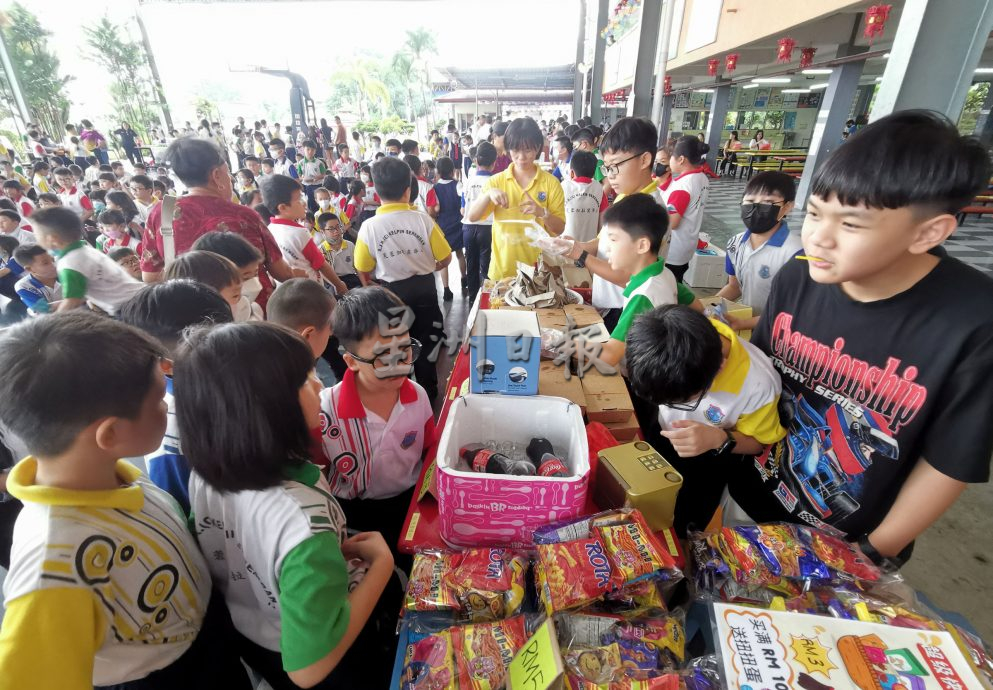 供星洲网/谢琪清：亚沙国会下10所半津华小，今年获教育部超过10万拨款