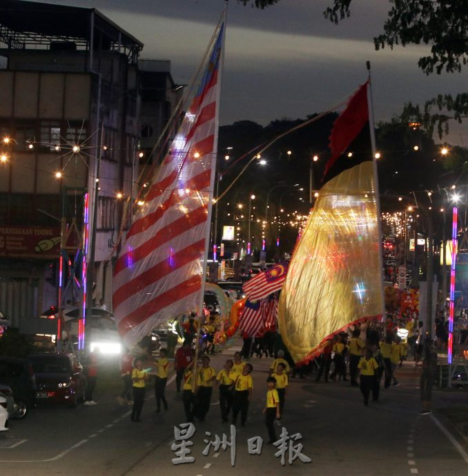 供星洲網：“龍舞大馬日，中秋昌明昭”獲逾百華團響應，3000人提燈遊行！