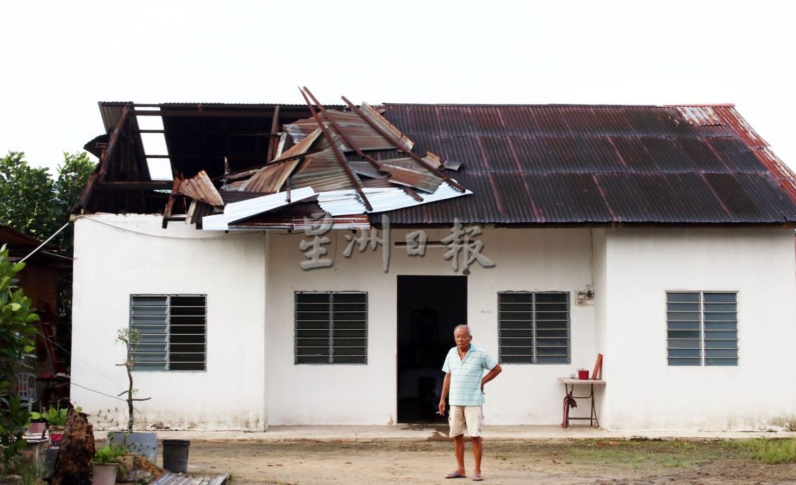 供星洲網：半小時狂風暴雨；文丁區爆發15年來最嚴重風災；逾百戶災黎屋頂被掀翻