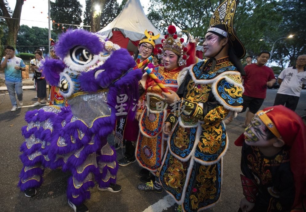 星角摄／图说大马：月圆舞英歌,中秋共欢乐