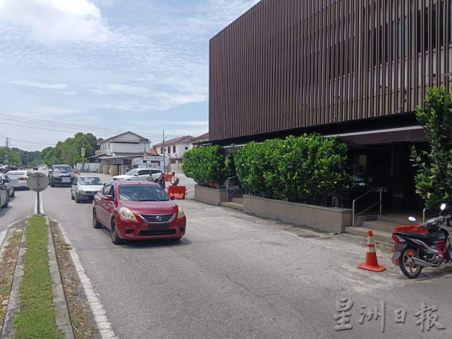 兵如港國王街水溝堵塞傳異味 30日起局部封路提升水溝