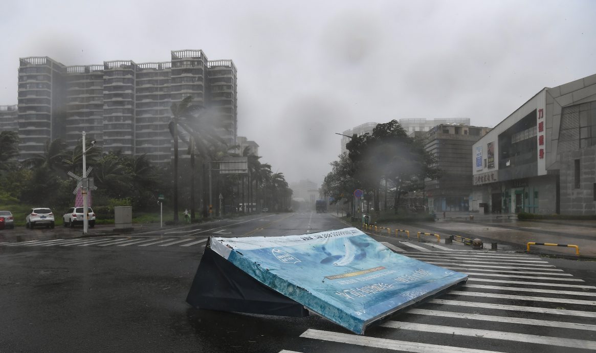 台风摩羯登陆 海南转移41万人、3机场航班全部取消