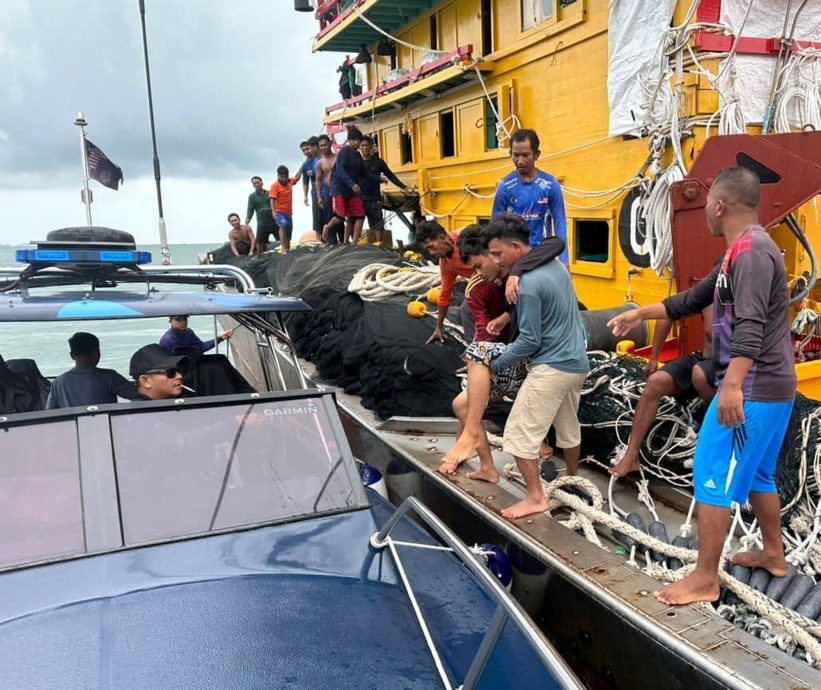 墜海漂浮海上  男子遭漁船救起