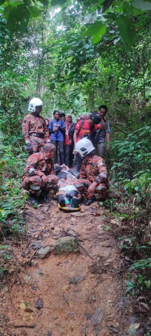 女子布布山峰登山  不慎滑落 腳踝扭傷