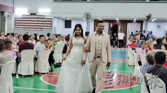 *已簽發* 全國：不一樣的結婚晚宴：印裔新人，華人婚宴