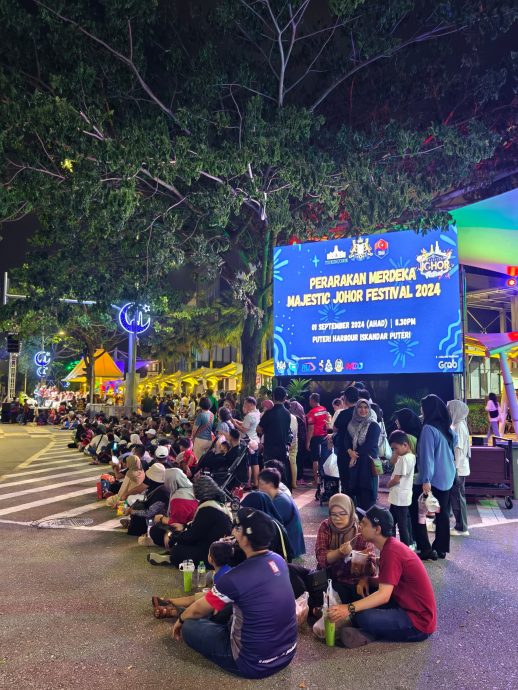 *已簽發* 柔：版三頭條：沙里爾尼佔：柔佛動物園重開反應熱烈 可協助達成1000萬人次遊客目標