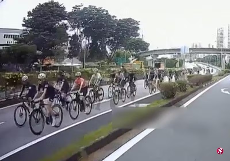 *已簽發*柔：獅城二三事：逾40人腳車大隊 幾乎佔據一條車道