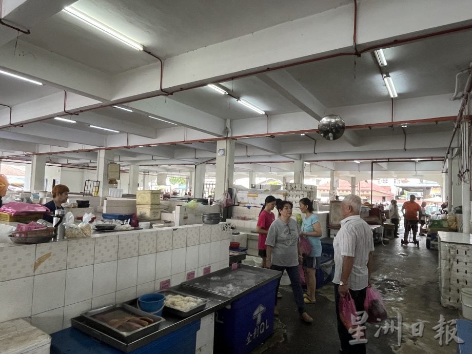 巴佔制水提早通知 小販住戶未雨綢繆 影響不大