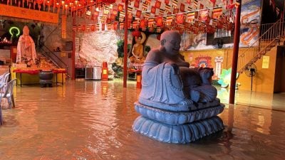 怡多地水灾︱观音洞漏夜清灾场 以进行双九结婚注册