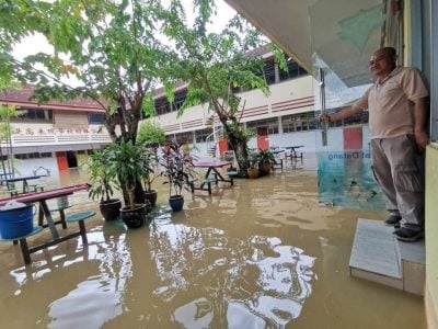 数州水灾逢开学日 受影响学校启动居家学习