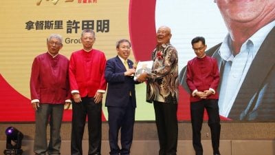 星洲95週年報慶晚宴古晉站 | 張聰：尋求生存突破  媒體須昂首迎AI挑戰 