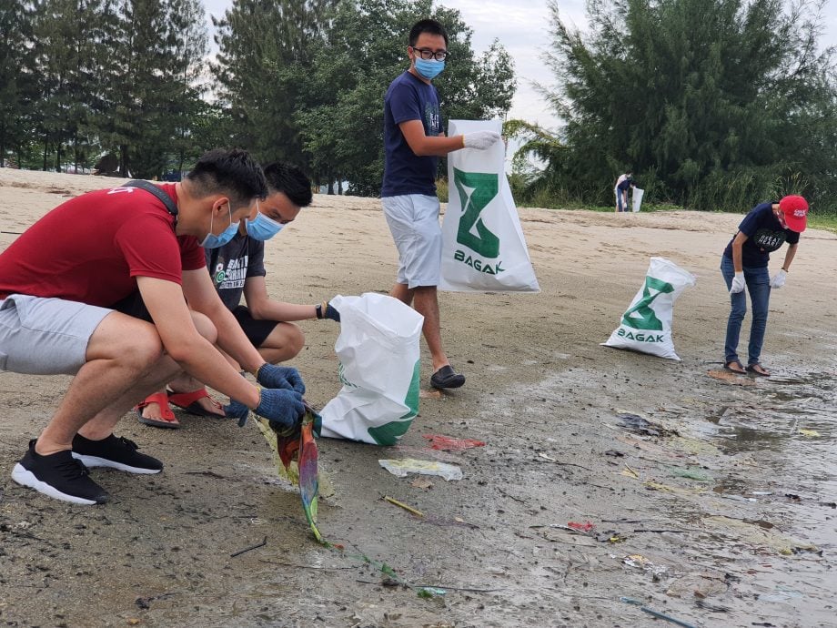 每月抽1小时捡垃圾 “地球战士”小行动大力量