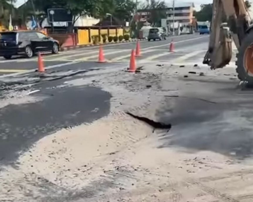 求真／北海峇眼亚占路疑出现地陷一事，其实是老下水管破裂。