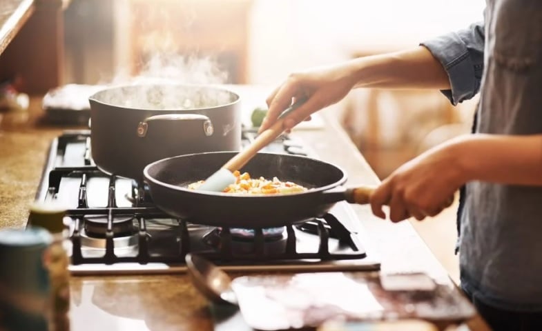 经期内不能为家人做饭？ 女子抱怨遭家公责备侮辱