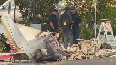 美國加州霍桑市一架小飛機墜毀致2人重傷