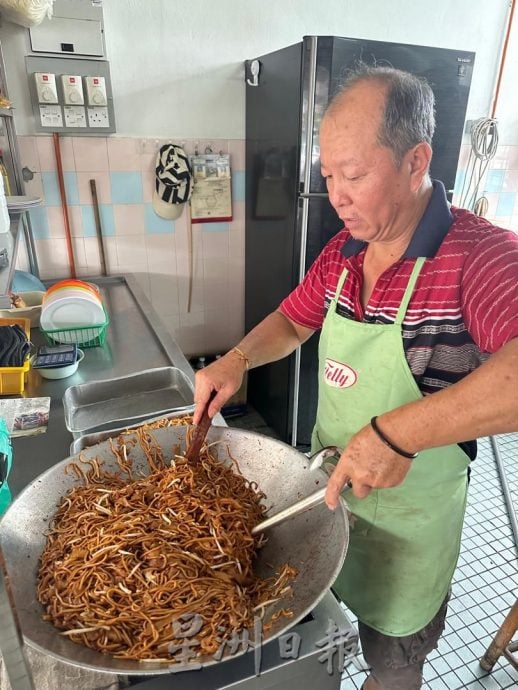 议员好介绍 | 林千宏找回“包点+咖啡”美食记忆 玲明小食摊传承古早味