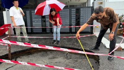 金寶一屋前出現大塌洞  已封鎖防車輛經過